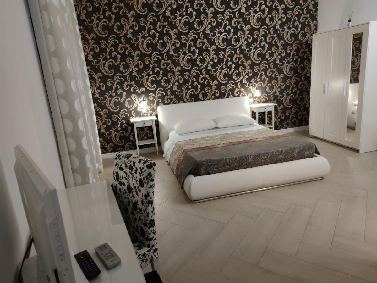 Sami Rooms - Teatro A 400 Mt - Ortigia A 1500 Mt - Syracuse Exterior foto