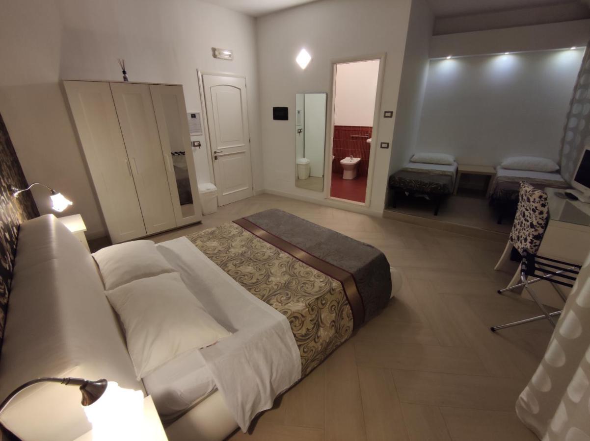 Sami Rooms - Teatro A 400 Mt - Ortigia A 1500 Mt - Syracuse Exterior foto