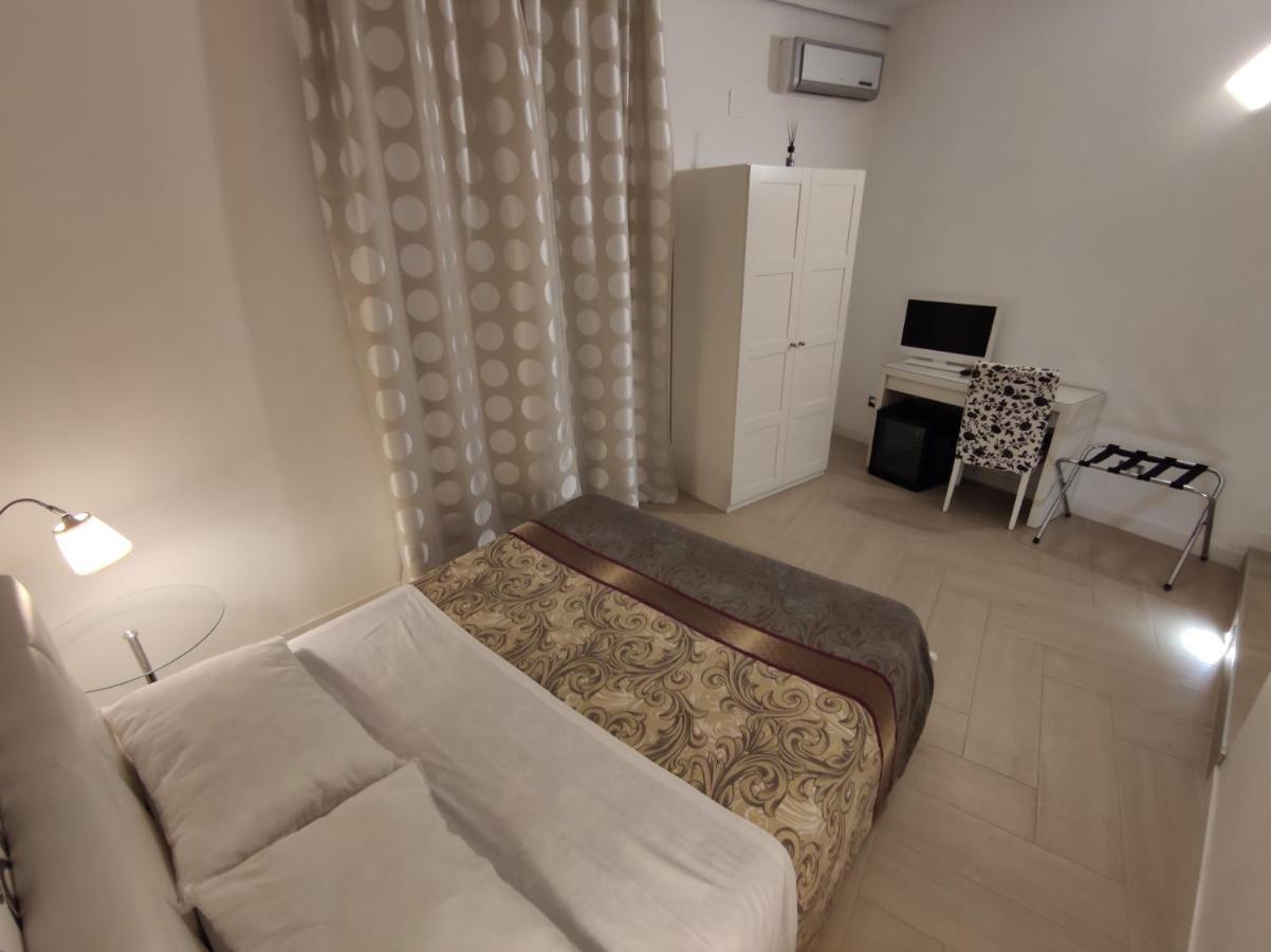 Sami Rooms - Teatro A 400 Mt - Ortigia A 1500 Mt - Syracuse Exterior foto