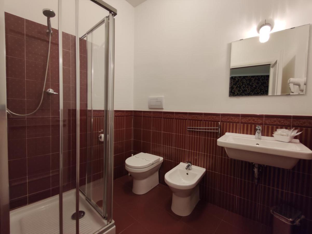 Sami Rooms - Teatro A 400 Mt - Ortigia A 1500 Mt - Syracuse Exterior foto