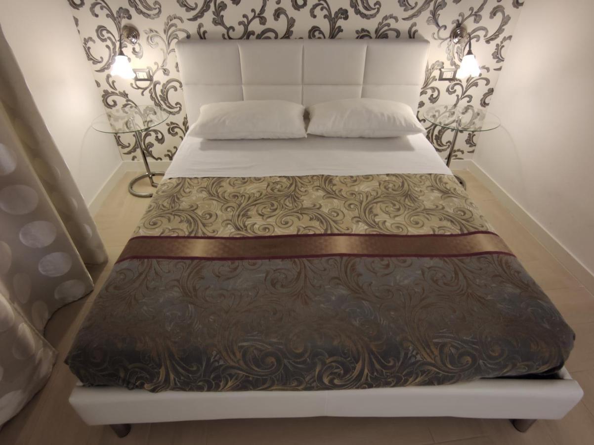 Sami Rooms - Teatro A 400 Mt - Ortigia A 1500 Mt - Syracuse Exterior foto
